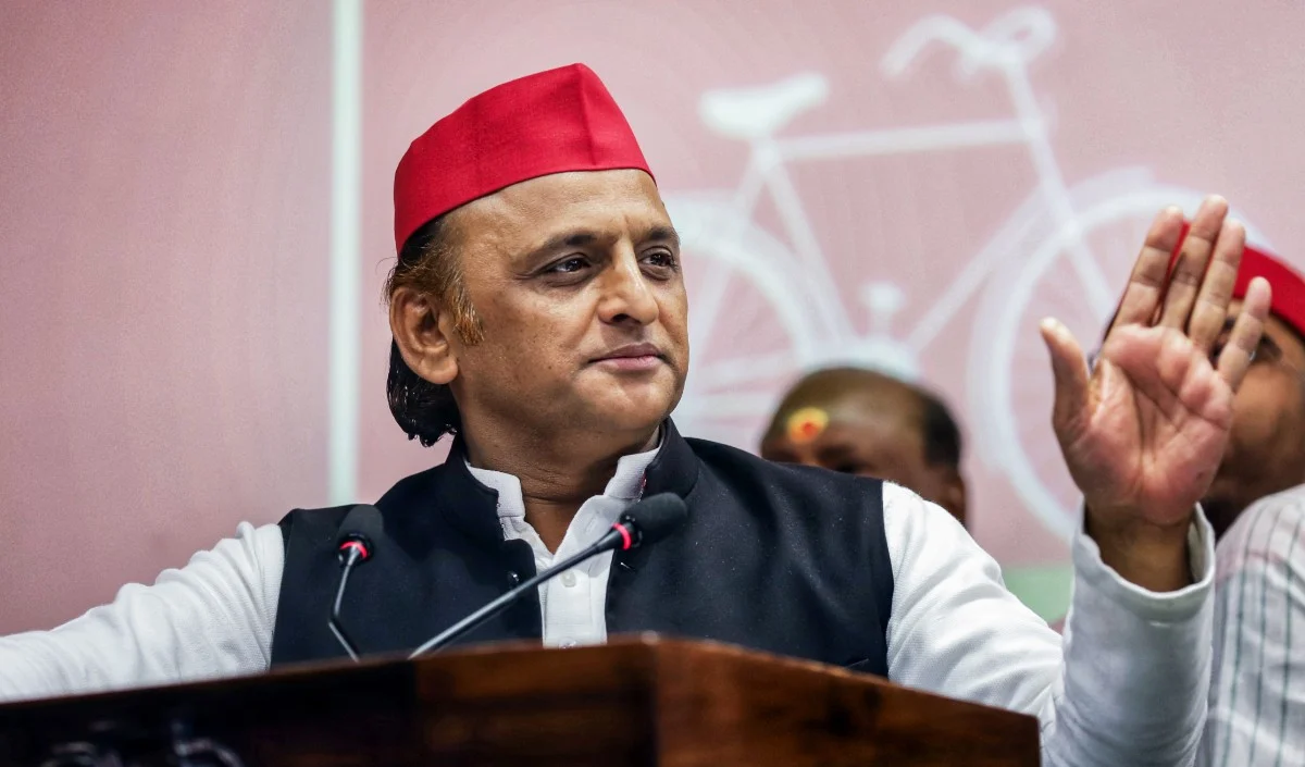 Lucknow से Akhilesh Yadav का BJP पर बड़ा हमला, बोले- सरकार के खिलाफ उठने वाली हर आवाज दबाई जा रही