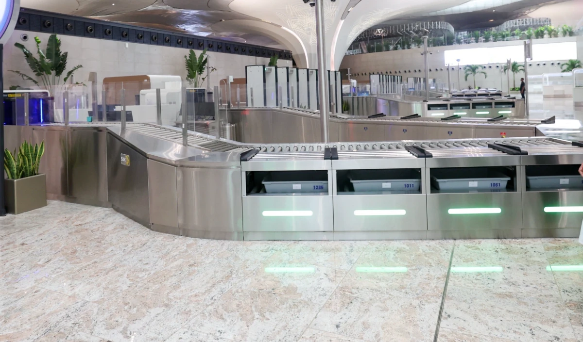 पहले तकनीकी खराबी, फिर मानवीय भूल! मुंबई एयरपोर्ट की एडवाइजरी पर बड़ा विवाद