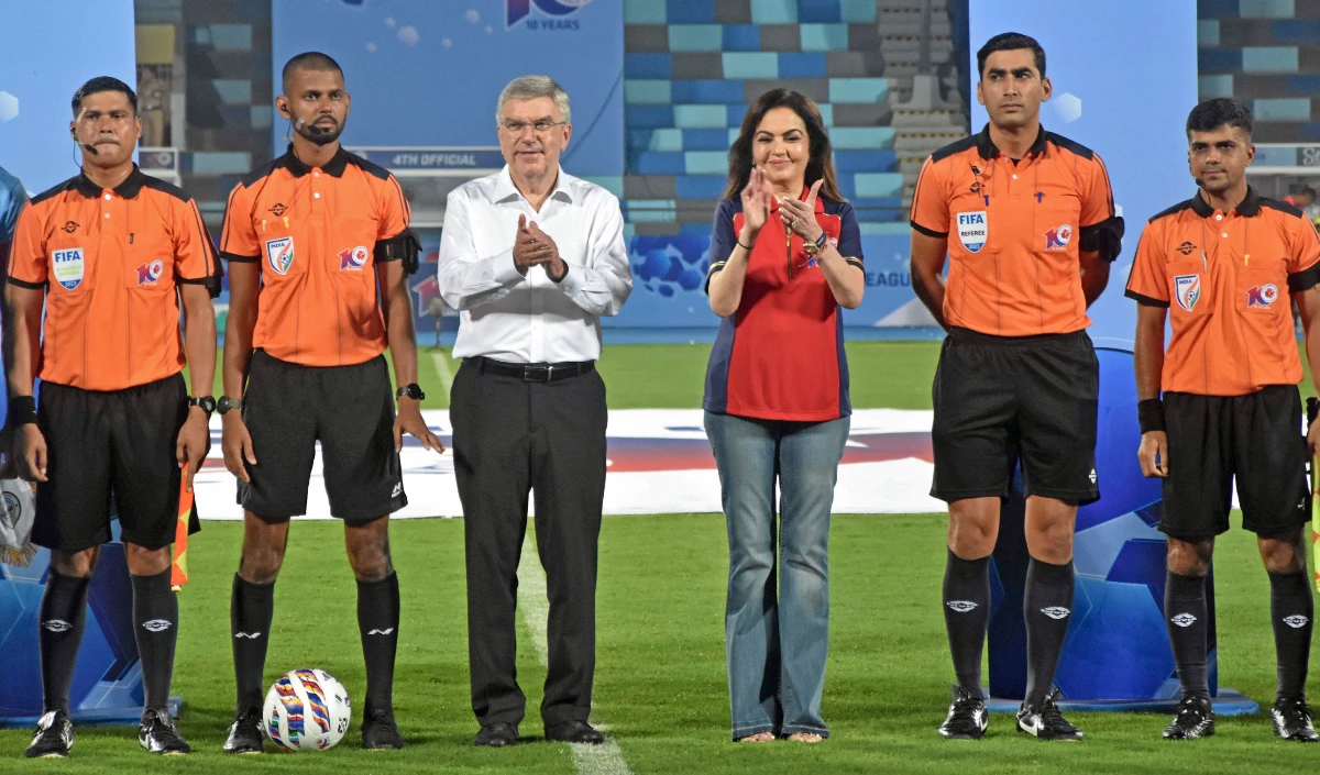 आत्मघाती गोल और रेड कार्ड ने तोड़ा केरला का सपना, मुंबई सिटी FC सुपर कप सेमीफाइनल में!