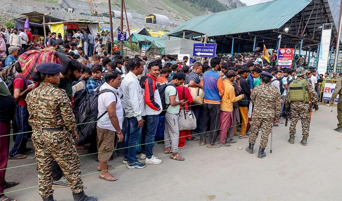 अमरनाथ यात्रा के लिए तीर्थयात्रियों का एक और जत्था रवाना