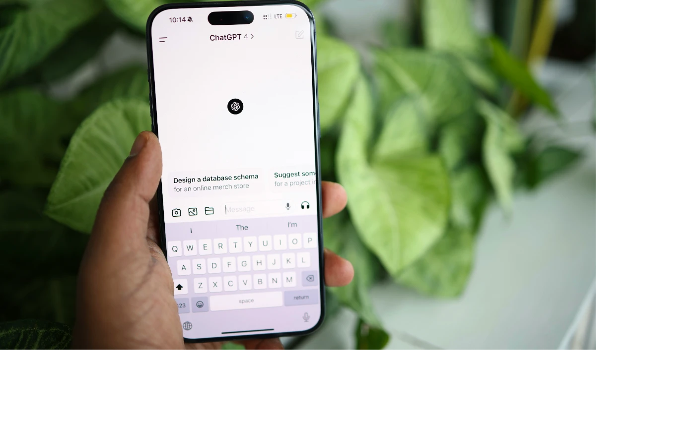 Apple vs OpenAI की जंग: सीक्रेट Hardware Project का डेटा चुराने पर मचा घमासान