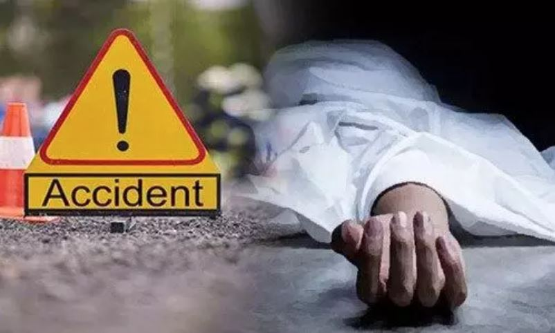 गंगा एक्सप्रेसवे पर श्रद्धालुओं की टाटा मैजिक को टक्कर, पिता-पुत्री की मौत