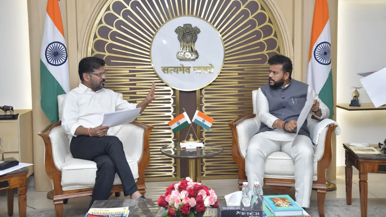 तेलंगाना CM रेवंत रेड्डी की केंद्र से मांग, इंटरनेशनल स्टैंडर्ड का बनाया जाए वारंगल और आदिलाबाद