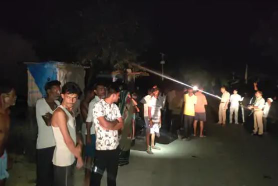 सीतापुर में तेज़ आंधी के दौरान गिरा मकान का छज्जा, युवक की मौत , बड़ा भाई गंभीर रूप से घायल