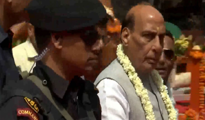 पुरी से लेकर दिल्ली तक गूंजा ‘जय जगन्नाथ’… रक्षा मंत्री राजनाथ सिंह समेत कई दिग्गजों ने रथ यात्रा में लिया हिस्सा… जानें शाही रस्म का पूरा रहस्य…