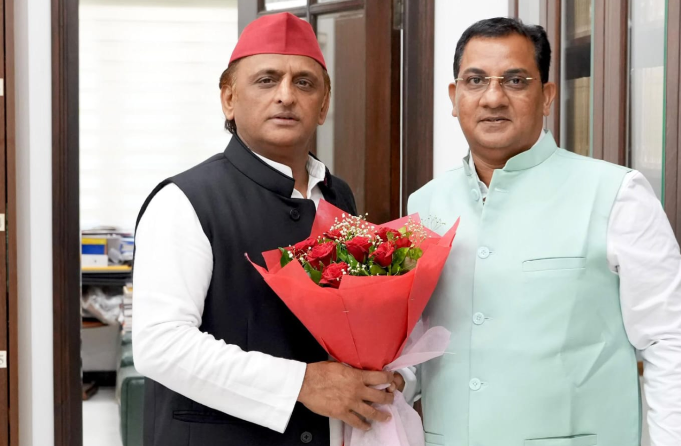 PDA समीकरण पर सपा का दांव, दो बार के जिला पंचायत सदस्य धर्मेश गंगवार के हाथ कमान