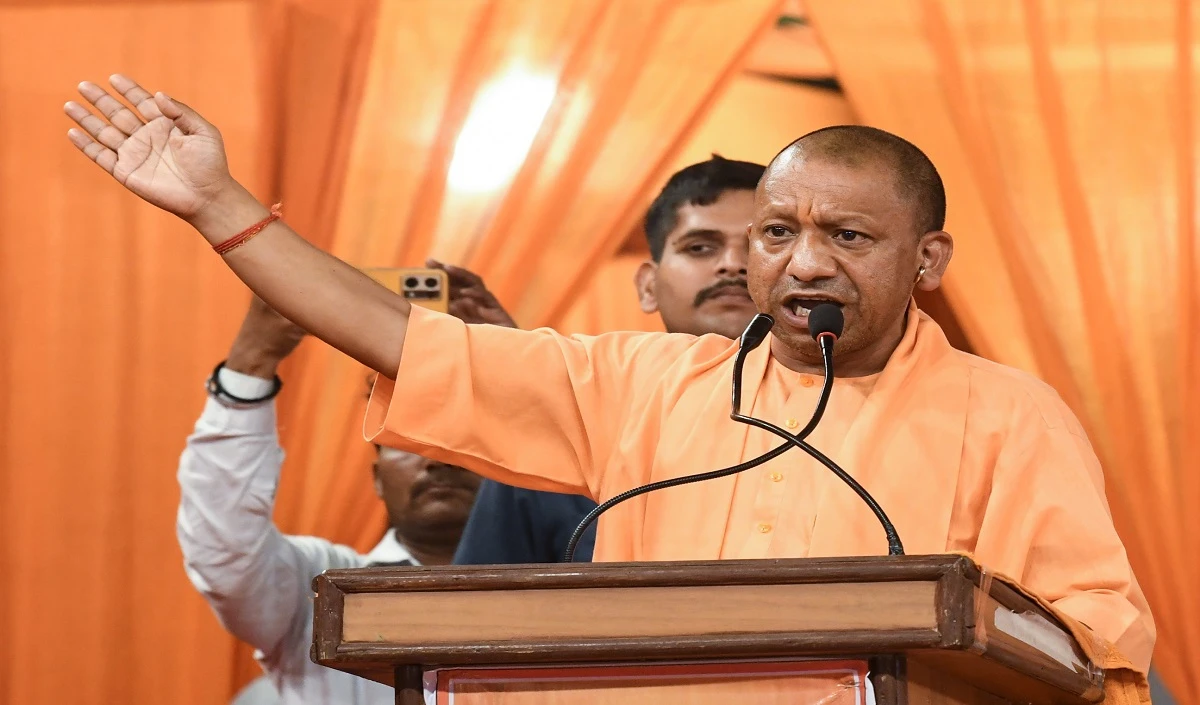 अगर छेड़ोगे तो अपने अस्तित्व के लिए जूझोगे...योगी आदित्यनाथ ने पाकिस्तान को दिया साफ संदेश