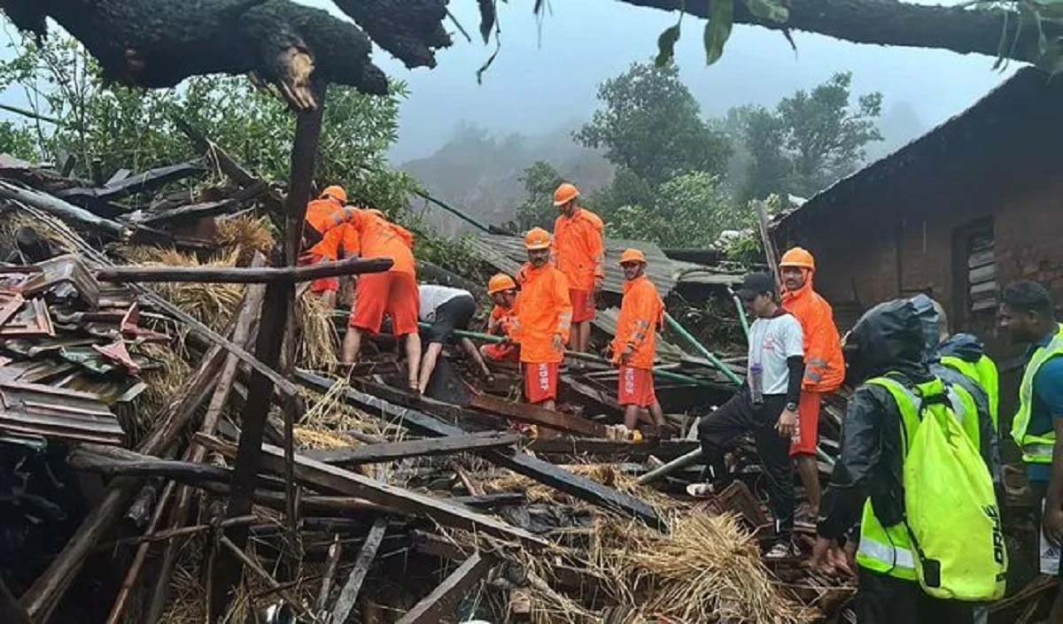 Maharashtra के रायगढ़ जिले में भूस्खलन, चार लोगों की मौत, कम से कम 100 लोगों के फंसे होने की आशंका