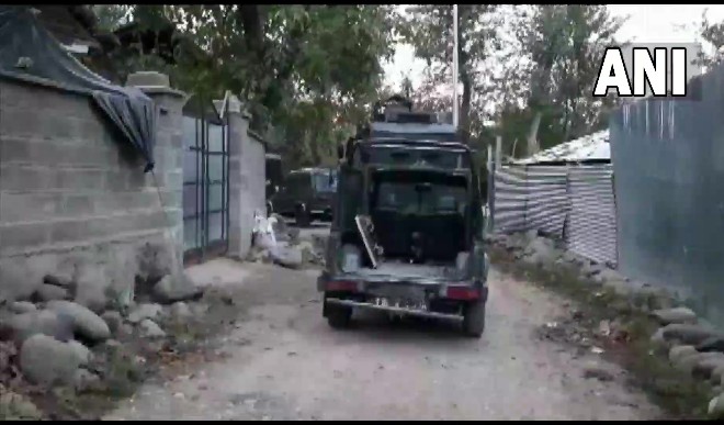 जम्मू-कश्मीर के शोपियां जिले में सुरक्षा बलों के साथ मुठभेड़ में एक आतंकवादी ढेर