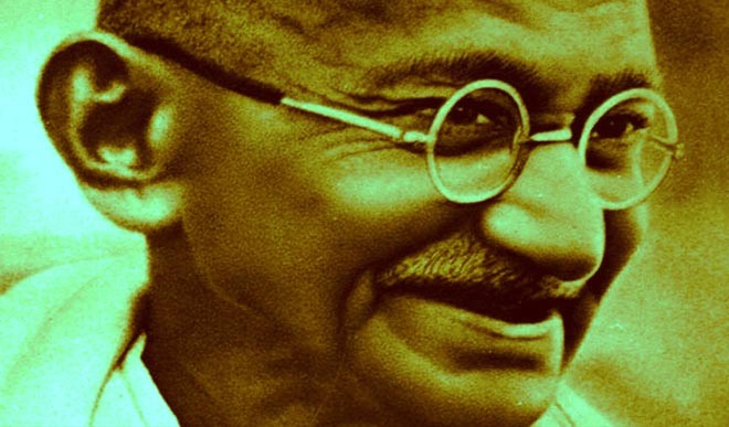 गांधी जयन्ती विशेष खुद से युद्ध की प्रेरणा देने वाले अहिंसक गांधी