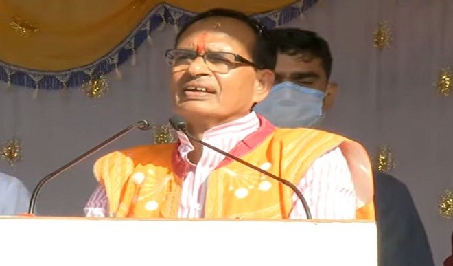 Captain की नई सियासी पिच तैयार, शिवराज का प्रियंका पर पलटवार