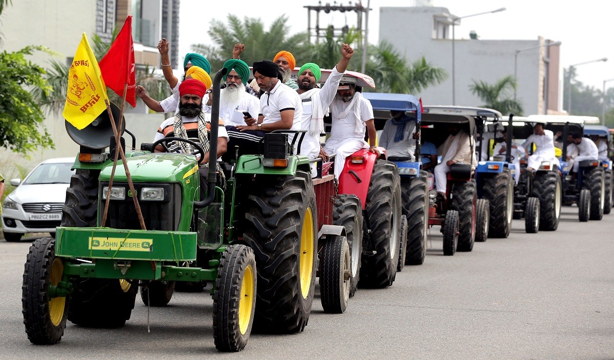 कृषि कानूनों के खिलाफ आंदोलन के एक साल पूरा होने पर संसद तक ट्रैक्टर मार्च निकालेंगे किसान, 28 को मुंबई में होगी महापंचायत