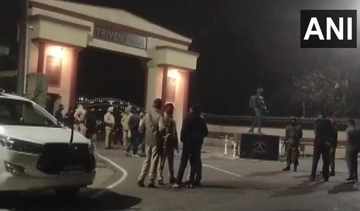  पठानकोट में आर्मी कैंप के गेट के पास ग्रेनेड धमाका पंजाब में हाई अलर्ट