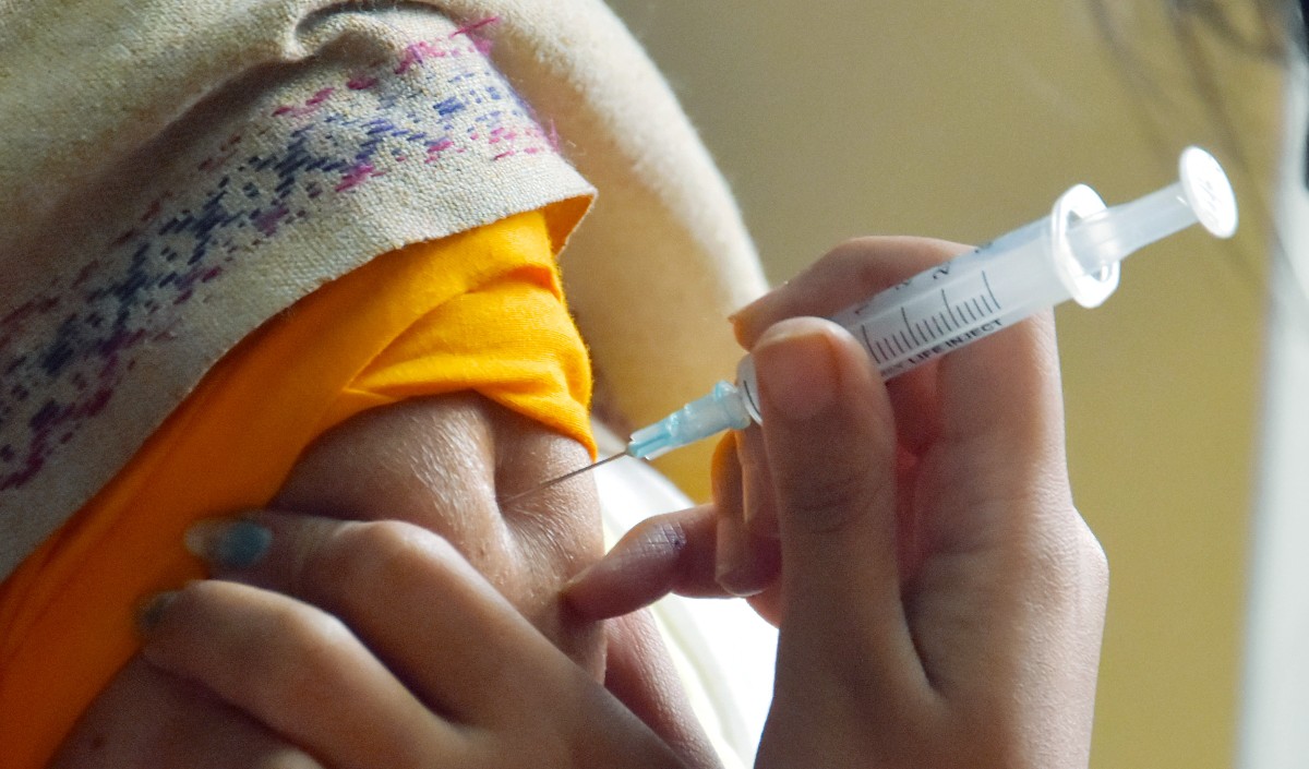 भारत में अब तक कोविड रोधी टीके की 130 करोड़ से ज्यादा खुराक दी गई