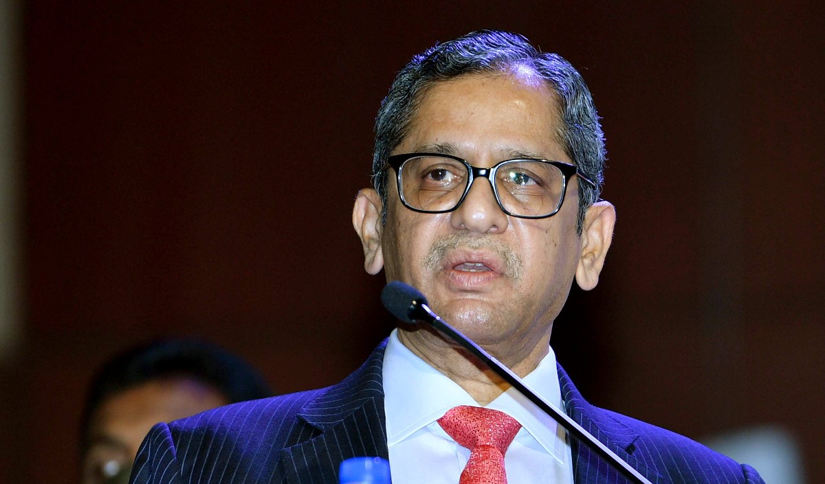 बीते कुछ दशकों में छात्र समुदाय से किसी बड़े नेता को उभरते नहीं देखा गया: सीजेआई