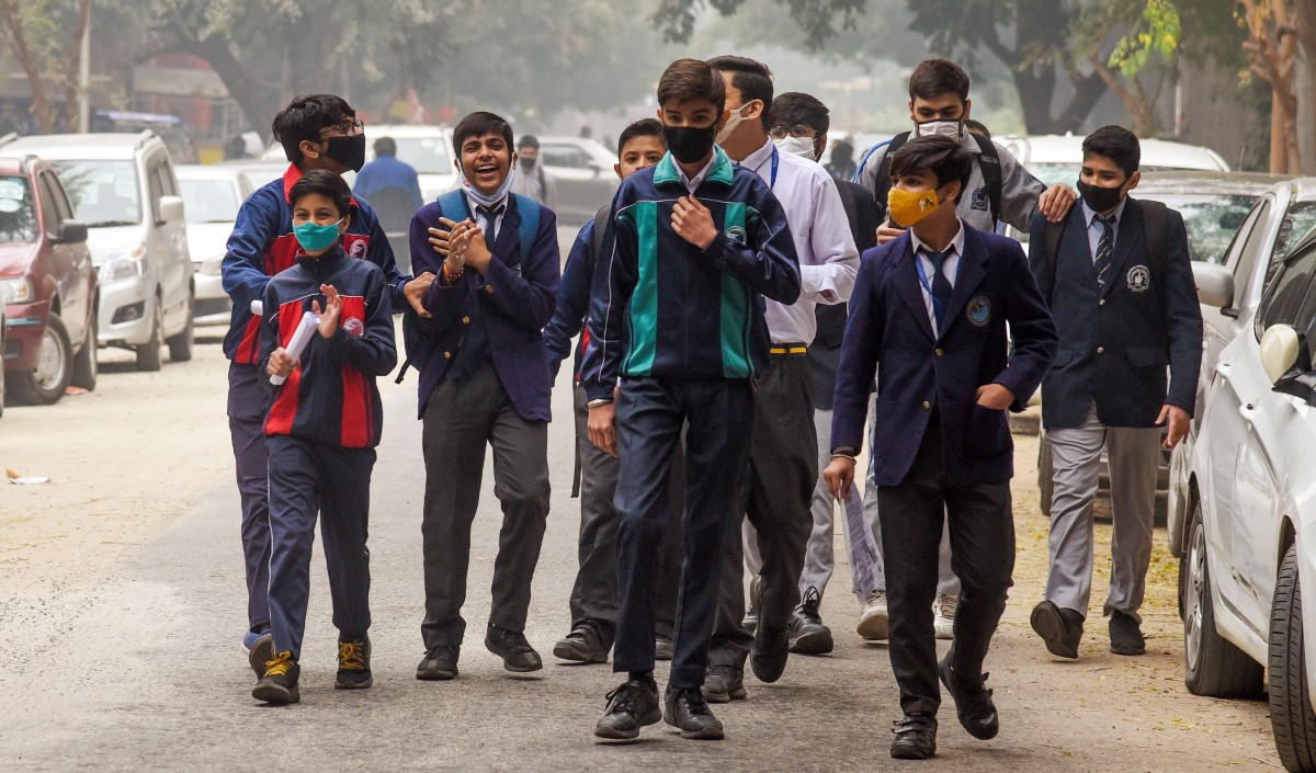 दिल्ली के स्कूलों ने प्रत्यक्ष कक्षाएं बहाल करने की अनुमति के फैसले का स्वागत किया