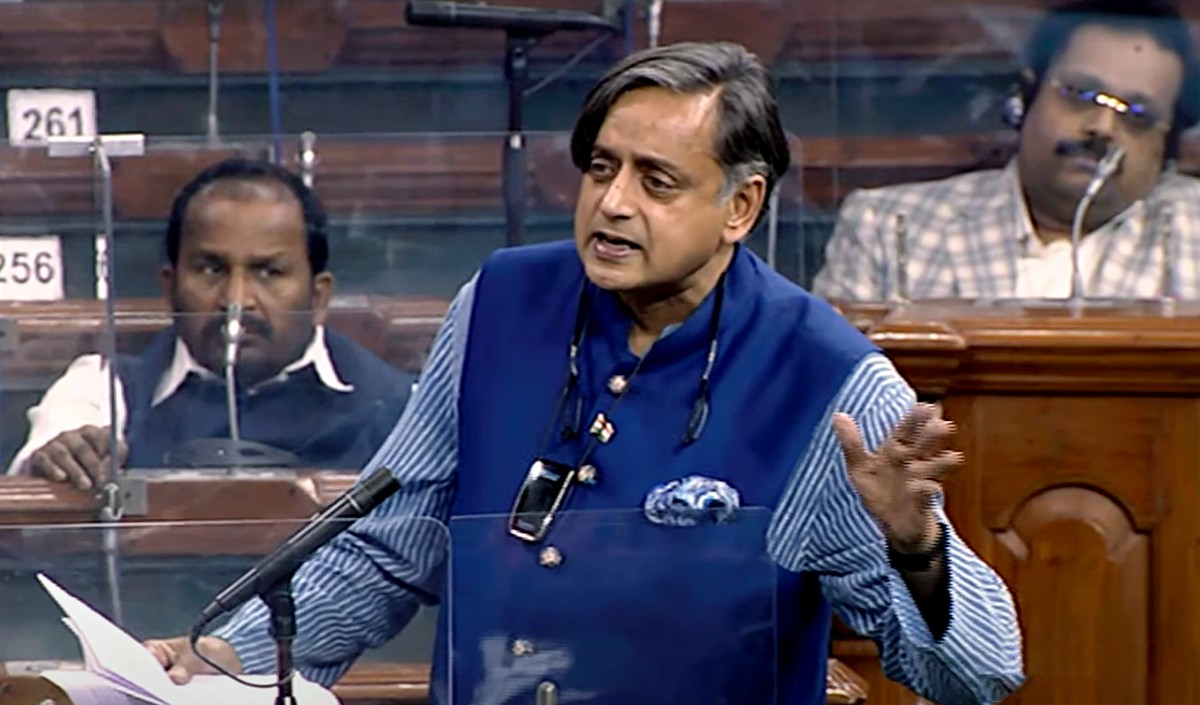 पार्टी मेरे विचार से वाकिफ है कि हमे व्यवधान डालने के बजाय संसद का उपयोग बहस के लिए करना चाहिए:थरूर