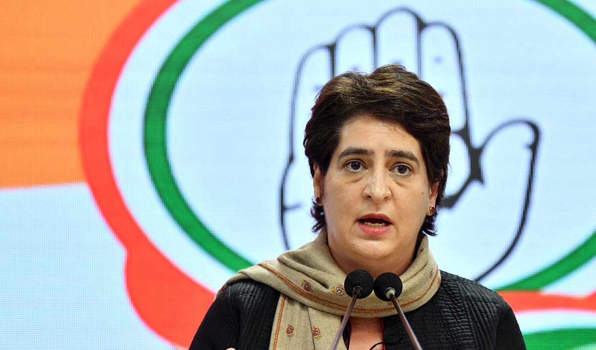 प्रियंका गांधी ने पूर्व प्रधानमंत्री लालबहादुर शास्त्री के बेटे से मुलाकात की