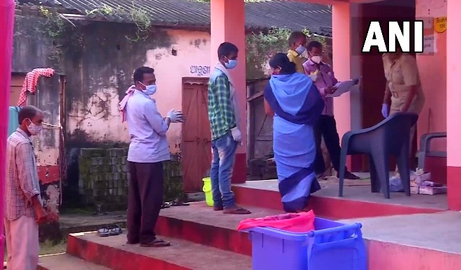 ओडिशा उपचुनाव में मतदान आरंभ, पीपली और पुरी सीट पर सुरक्षा के कड़े इंतजाम