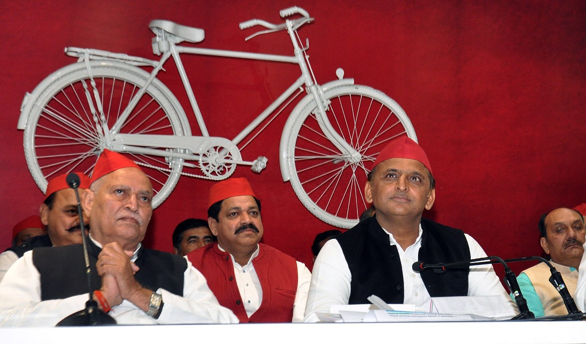 भगवान श्रीकृष्ण हर रात मेरे सपने में आते हैं और कहते हैं कि समाजवादी सरकार बनेगी : अखिलेश