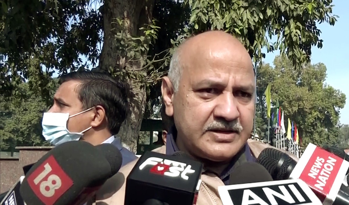 भाजपा दिल्ली की सड़कों पर गुंडागर्दी कर रही है: सिसोदिया