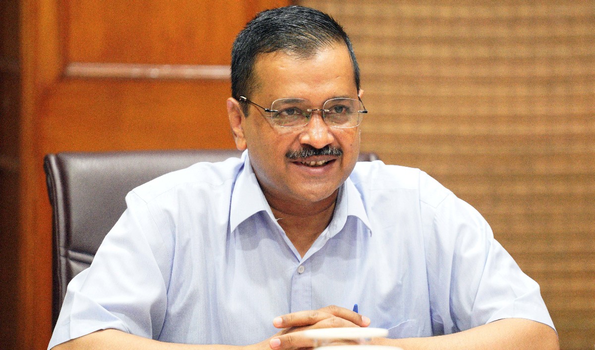 दिल्ली के मुख्यमंत्री अरविंद केजरीवाल कोरोना पॉजिटिव हुए घर में किया खुद को आइसोलेट
