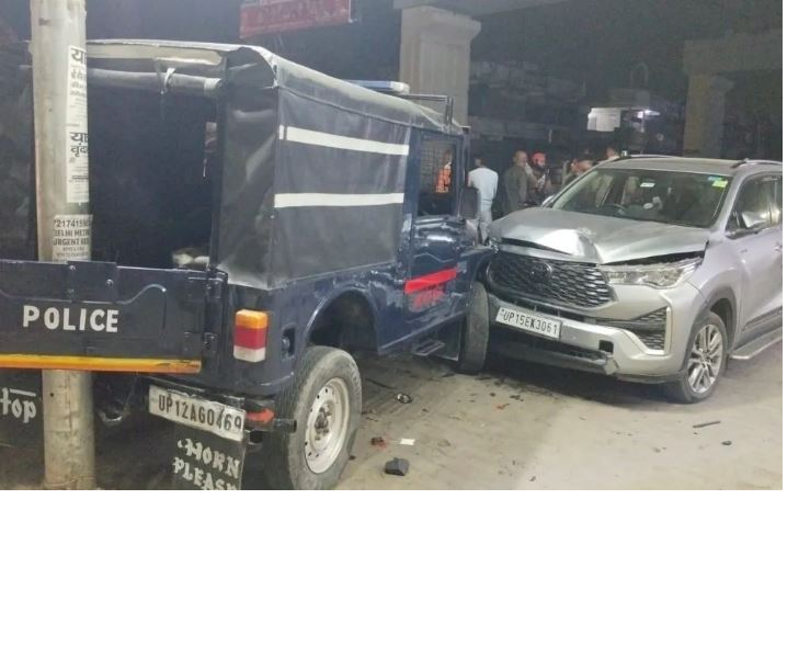 मेरठ में तेज रफ्तार कार ने पुलिस जीप को मारी जोरदार टक्कर, 7 पुलिसकर्मी हुए घायल, देर रात गश्त कर रहे थे