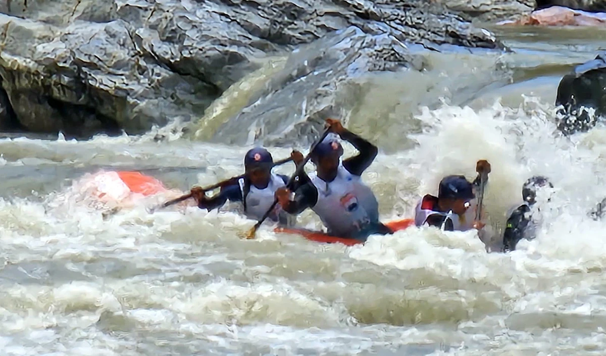हिमाचल प्रदेश: चंबा में कार के रावी नदी में गिर जाने से एक व्यक्ति की मौत, लड़की बही