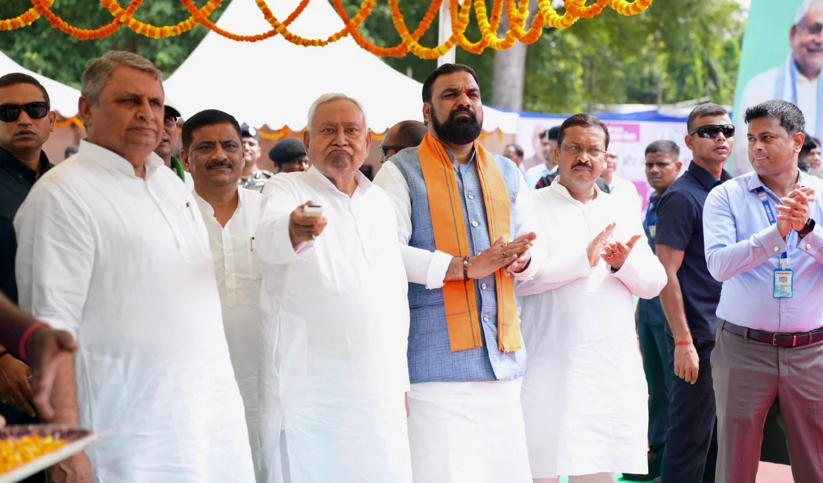 पूर्वी चंपारण में एनडीए कार्यकर्ताओं के साथ संवाद कार्यक्रम में शामिल हुये मुख्यमंत्री नीतीश कुमार