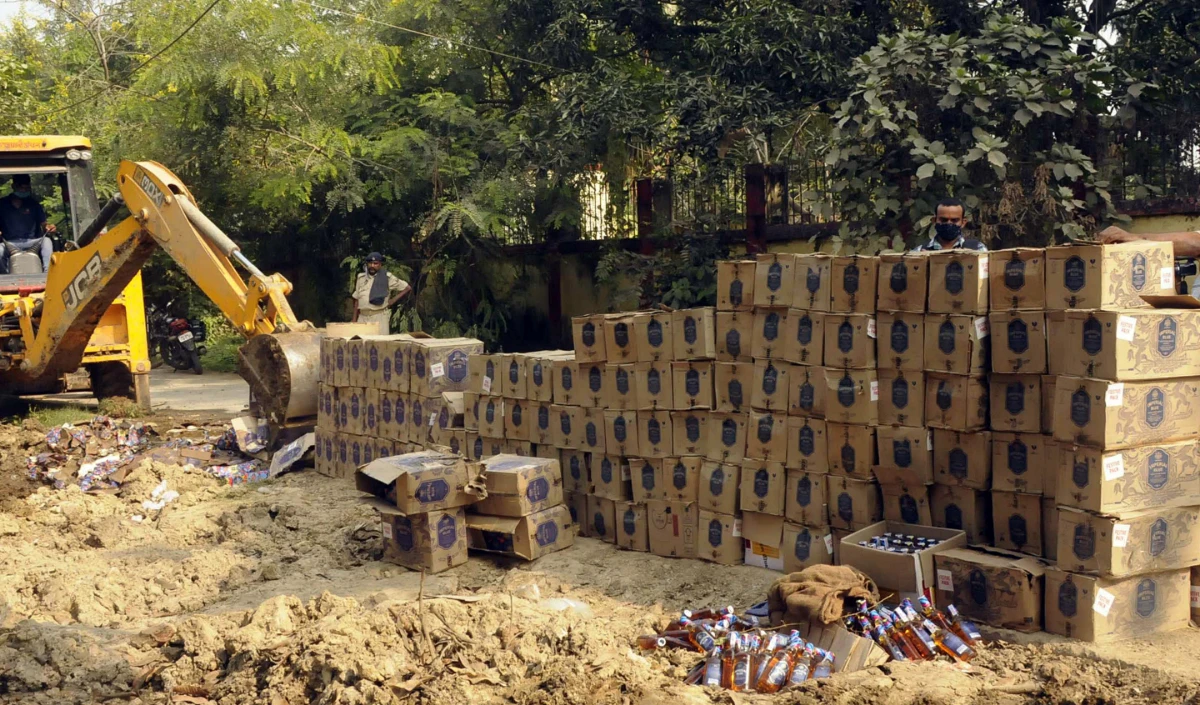 Bihar: अपराधियों की तर्ज पर शराब तस्करों की अवैध संपत्ति भी होगी जब्त