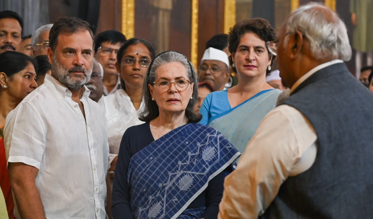 फलस्तीन पर मोदी सरकार की चुप्पी मानवता-नैतिकता का परित्याग: सोनिया गांधी का तीखा हमला