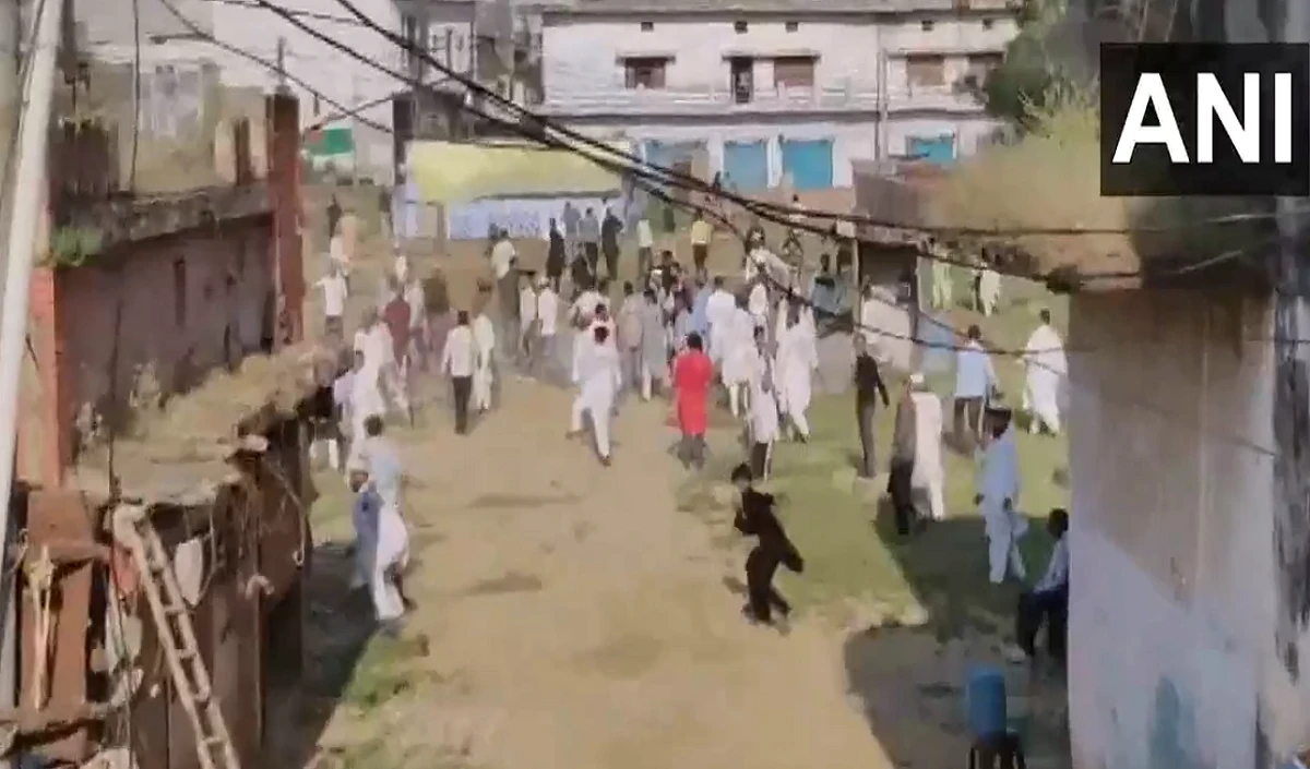 बरेली में जुमे की नमाज के बाद पथराव, पुलिस ने उपद्रवियों को खदेड़ा, कई हिरासत में