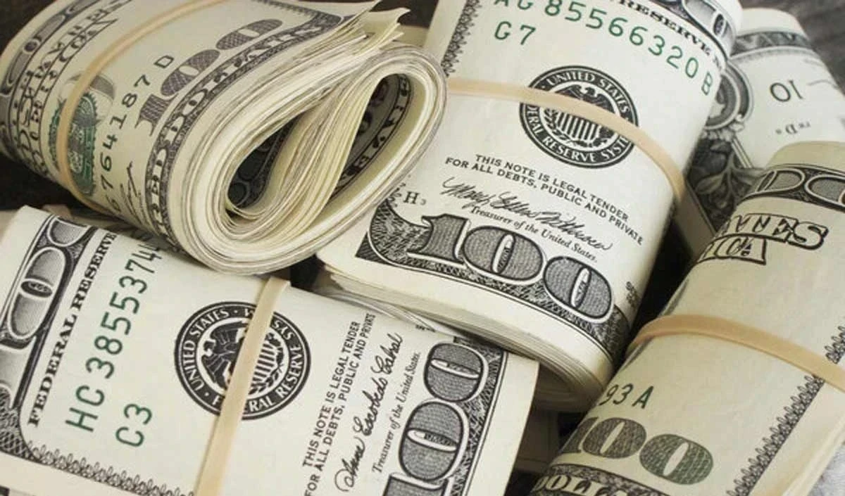 मुंबई: सस्ती दर पर अमेरिकी डॉलर देने का झांसा देकर एक व्यक्ति से तीन लाख रुपये की ठगी