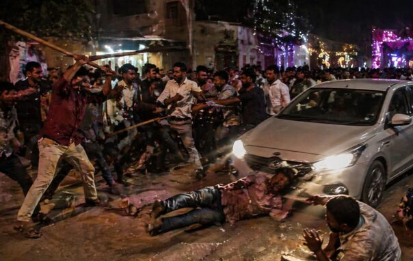 UP News: सीतापुर में बाराती, जनाती पक्ष में जमकर मारपीट, कार लेकर भागे बारातियों ने 3 को कुचला…