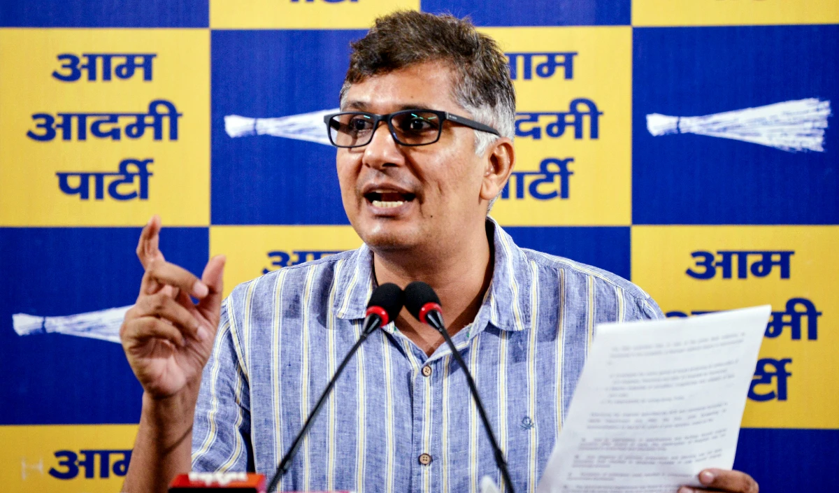 पाक से मैच पर सियासी घमासान, सौरभ भारद्वाज बोले- शहीदों का अपमान, करोड़ों पर सवाल