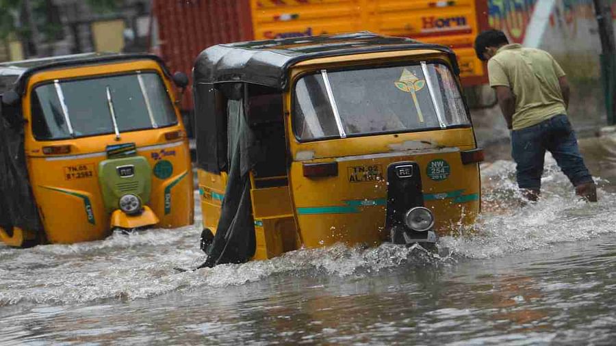 दिल्ली-राजस्थान सहित इन राज्यों में अगले 2 दिनों तक होगी झमाझम बारिश यूपी में भी बढ़ेगी ठंड जानें कहां कैसा रहेगा मौसम