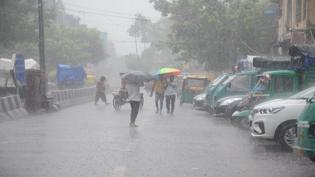 दिल्ली-NCR में बारिश से मौसम सुहाना