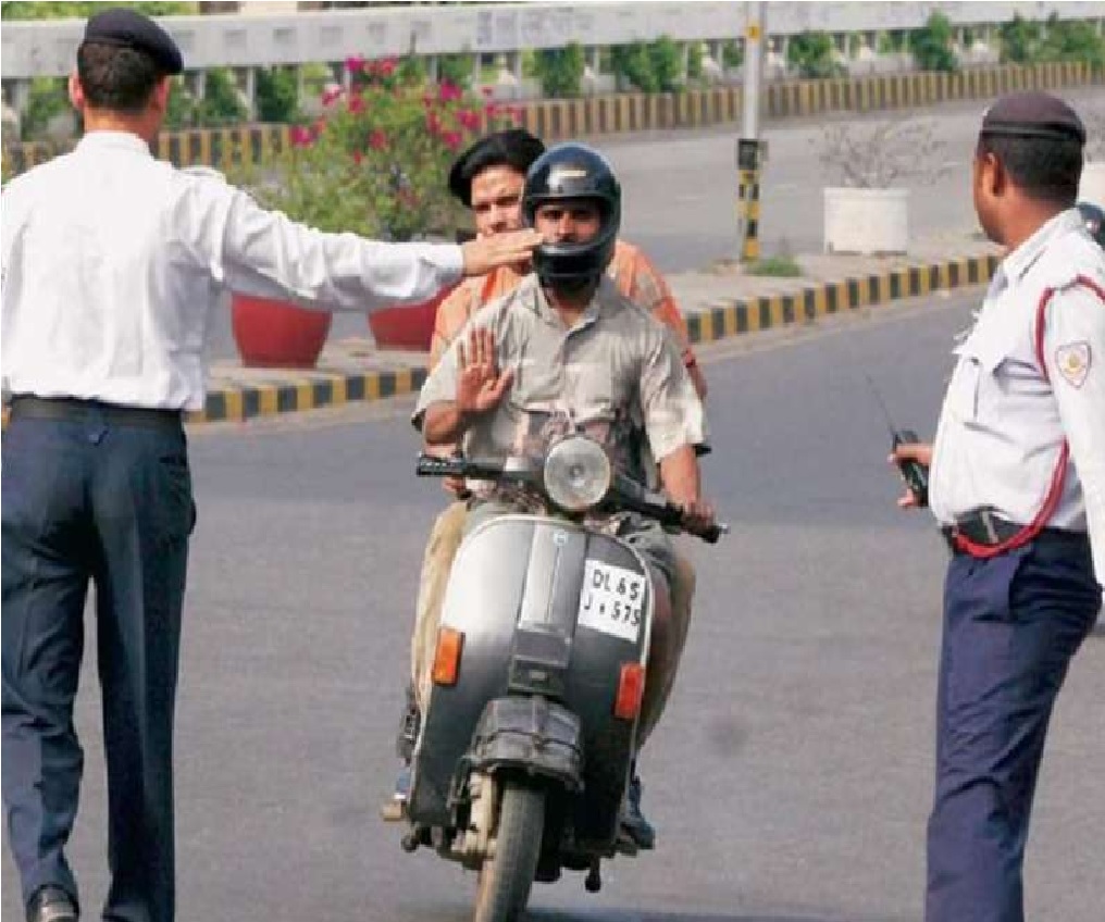 अप्रैल से मई आते-आते 50 परसेंट कम हो गए गाड़ियों के चालान, ये रहा बड़ा कारण