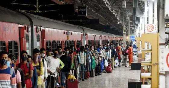 Bihar: पटना रेलवे स्टेशन पर यात्रियों को दिखाई गयी पोर्न फिल्म, कुछ लोगों की छूटी ट्रेन, जीआरपी में दर्ज कराई गयी शिकायत
