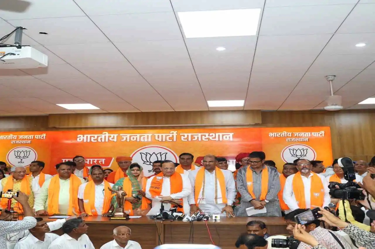 Jaipur: 16 नेताओं और ब्यूरोक्रेट्स ने जॉइन की BJP, पूर्व विधायक किशनाराम नाई की घर वापसी