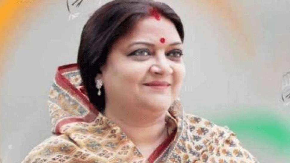 New Delhi: मंत्री ममता और उनके विभाग के सचिव के बीच विवाद, घोटाले की जांच के तरीके से नाराज होकर आईएएस समित शर्मा से छीनी जिम्मेदारी