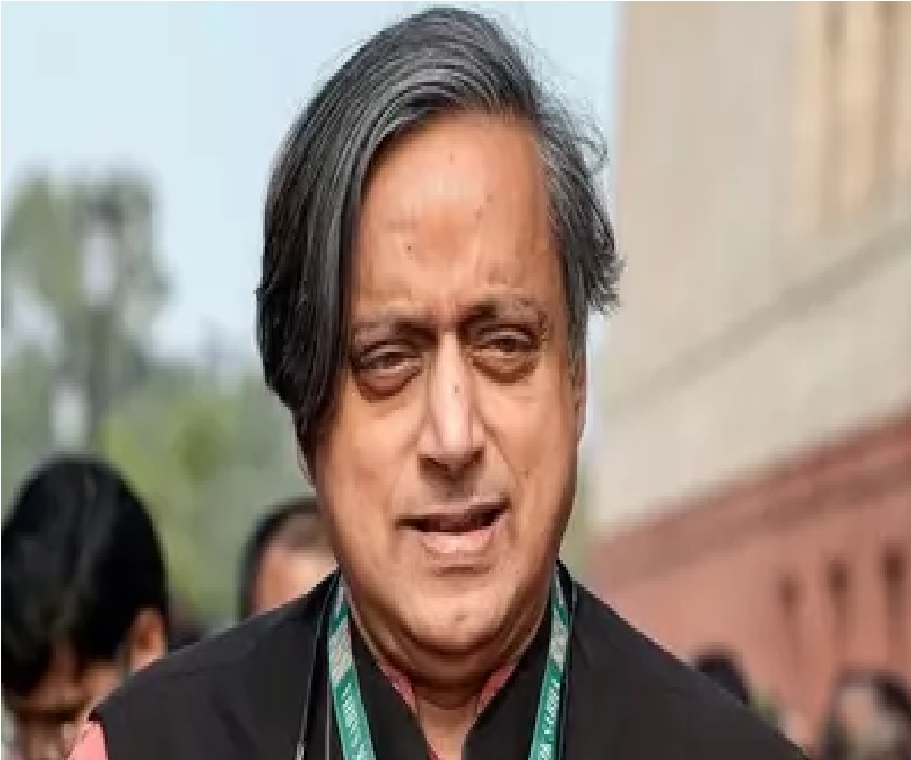 Shashi Tharoor फिर विवादों में घिरे, निजी सहायक को 500 ग्राम सोने के साथ दिल्ली एयरपोर्ट पर पकड़ा गया, BJP ने कहा- सोने के तस्करों का गठबंधन 