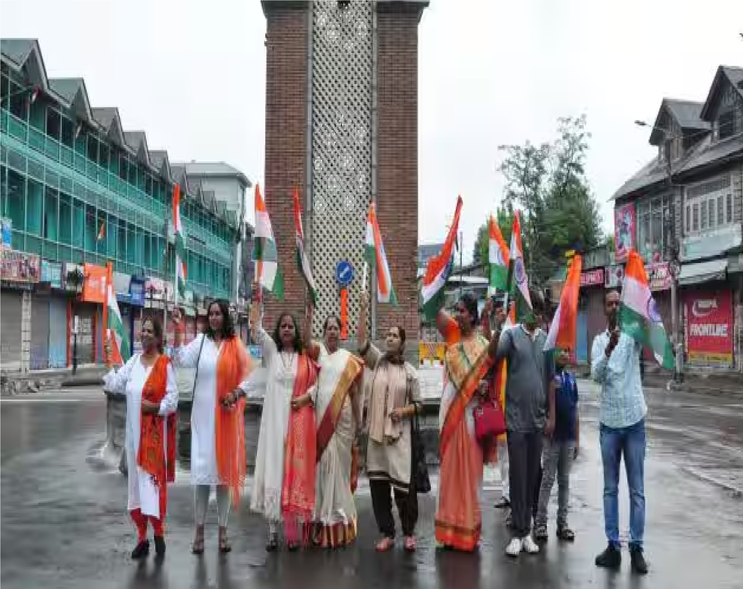 श्रीनगर के लाल चौक में शुरू हुआ मतदाता जागरूक अभियान, युवाओं में दिखा जुनून