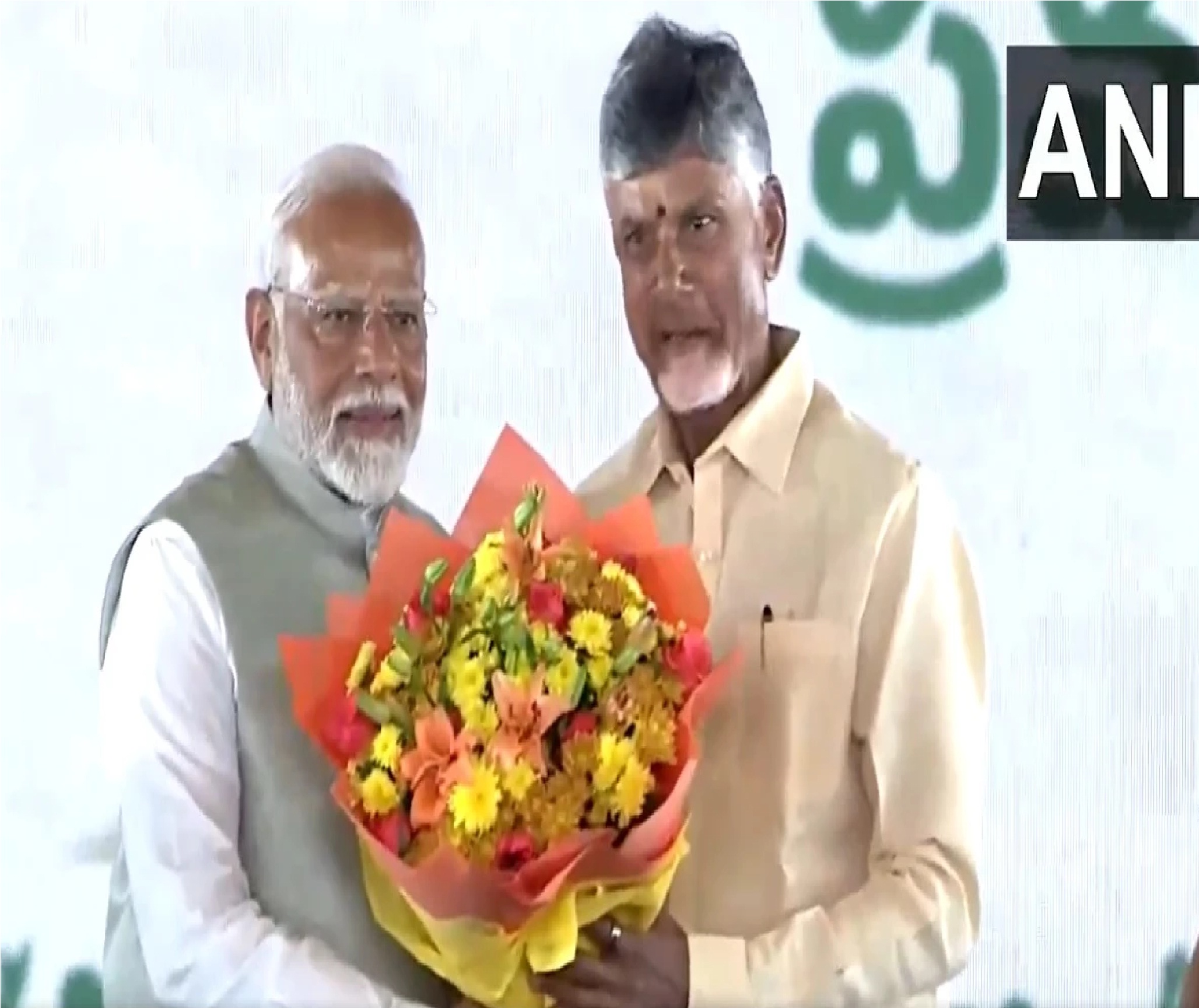 TDP के सुप्रीमो Chandrababu Naidu की शपथ ग्रहण में शामिल हुए प्रधानमंत्री नरेंद्र मोदी और अमित शाह सहित अन्य बड़े BJP नेता