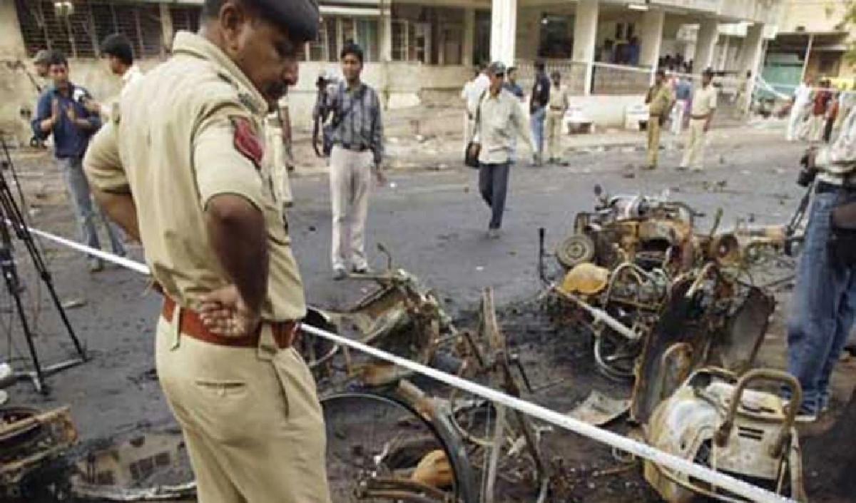 अहमदाबाद ब्लास्ट केस: आतंकवादी हिंदू हो या मुसलमान सबको अपने किये का फल भुगतना पड़ेगा