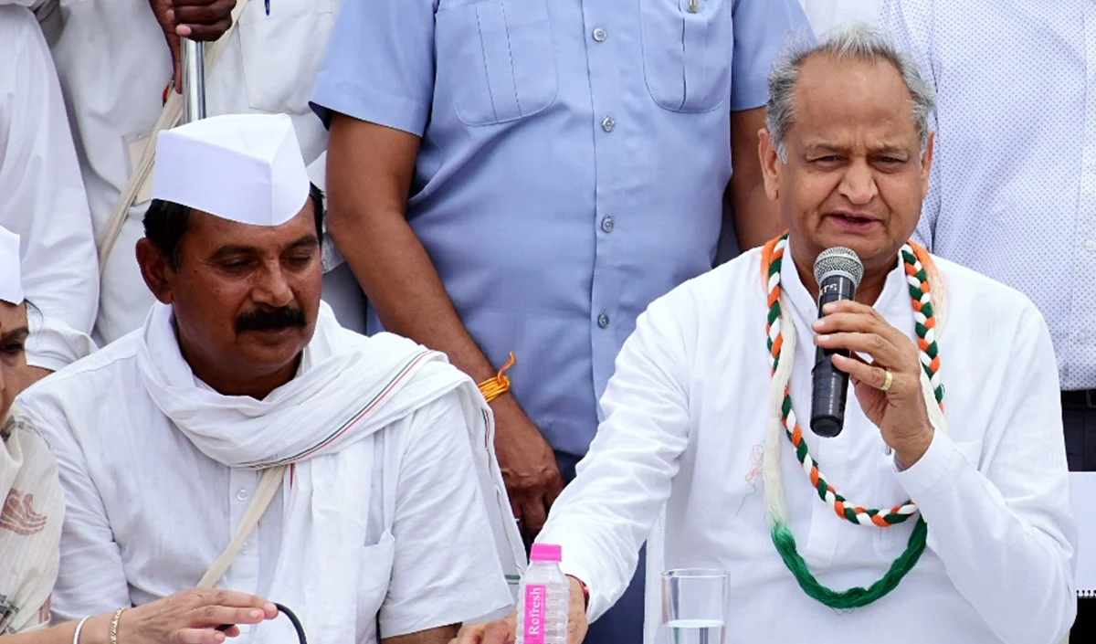 राजस्थान के 13 निर्दलीय विधायकों में से 10 विधायकों ने अशोक गहलोत से मुलाकात की