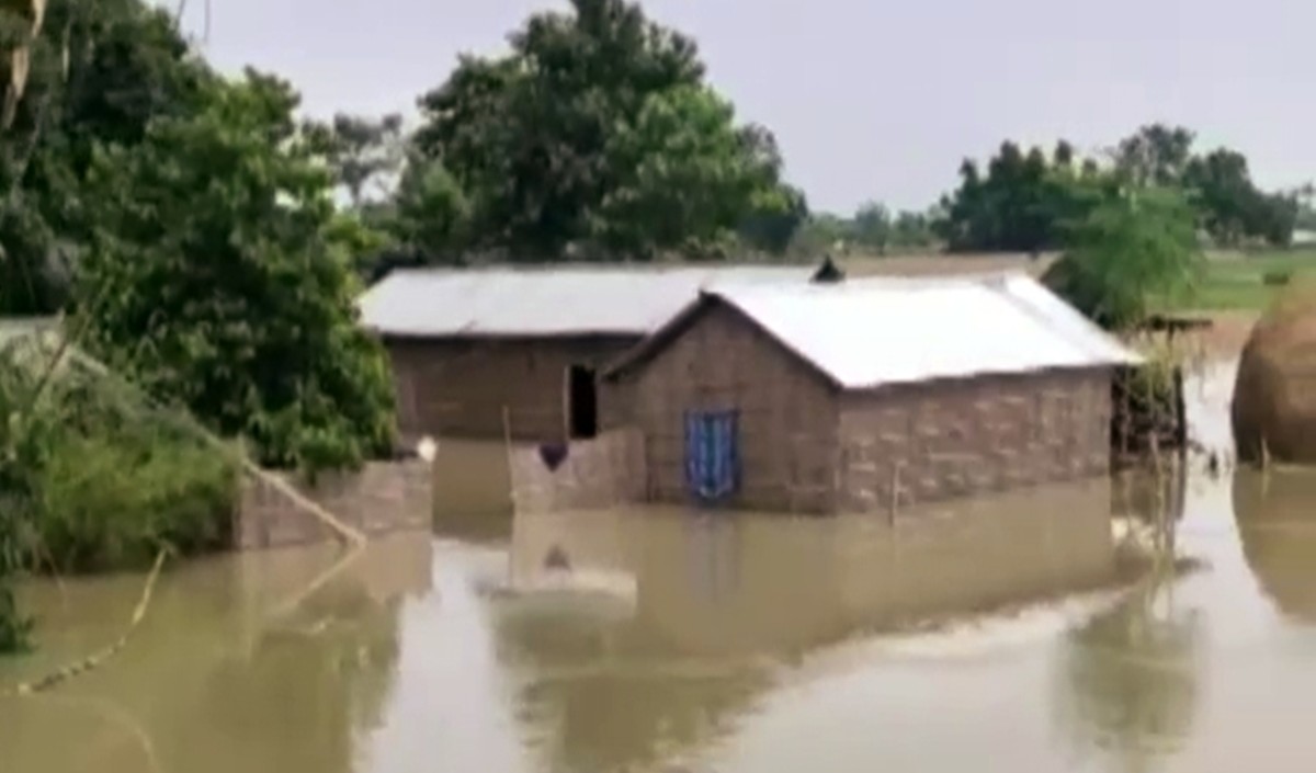 असम में बाढ़ से मरने वालों की संख्या 190 हुई नए इलाके हुए जलमग्न