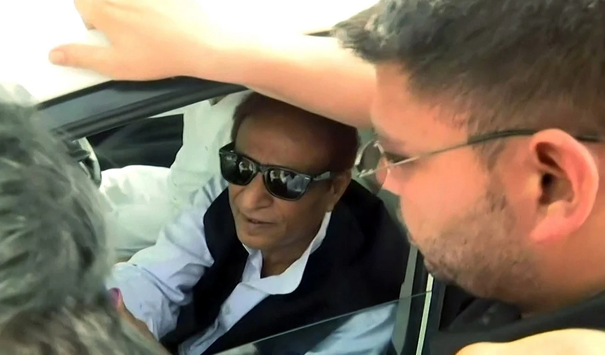 क्या सपा छोड़ दूसरी पार्टी में शामिल होने वाले हैं आजम खान ? बोले- चाय-नाश्ते से नहीं होना चाहिए किसी को ऐतराज