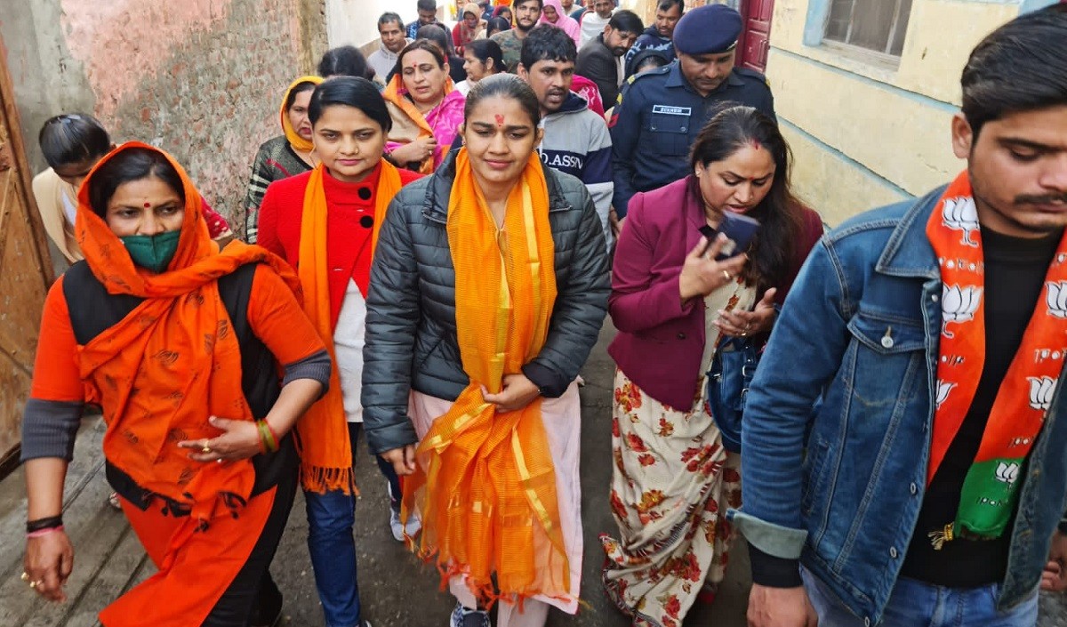  बबीता फोगाट का विवादित बयान दंगा फैलाने वाले समाज का सब जानते हैं नाम