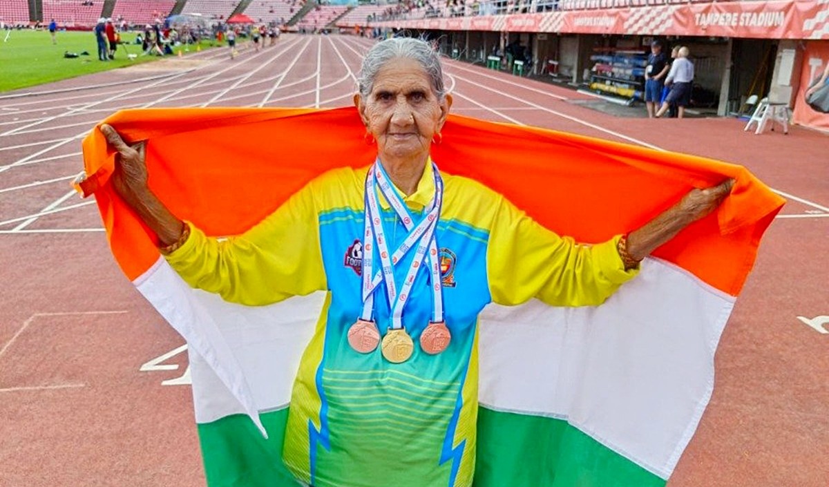 हरियाणा के राज्यपाल व मुख्यमंत्री ने स्वर्ण पदक जीतने पर 94 वर्षीय भगवानी देवी को बधाई दी